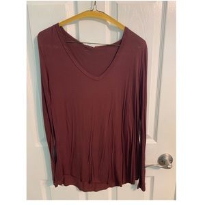maroon v-neck tee